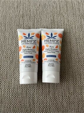 2 HEMPZ  Mini‎ Triple Moisture Body Wash & 2 HEMPZ Mini Age Defying Body Wash